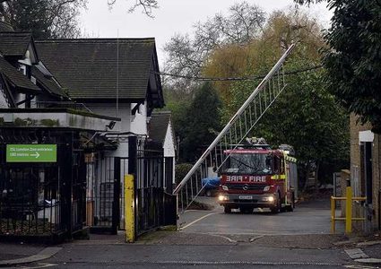 مصرع شخص بحريق داخل مبنى سكني في لندن