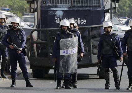 البحرين تعتقل مجموعة إرهابية فجرت أنابيب نفط