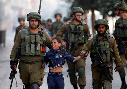 الاحتلال يعتقل طفلاً قرب معسكر سالم