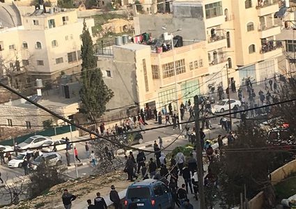 29 إصابة خلال مواجهات حلحلول (صور-فيديو)