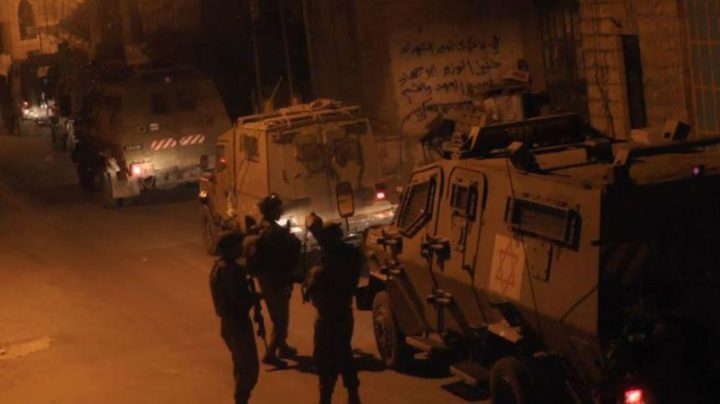 حملة مداهمات واعتقالات في مدن الضفة