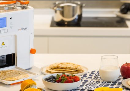 أول روبوت يصنع الخبز في العالم