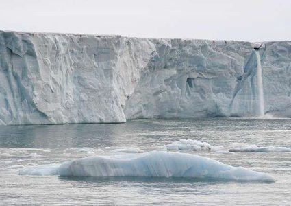 ذوبان الجليد يحرر مادة سامة تهدد البشر