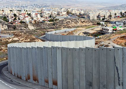 رئة فلسطين.. يخنقها الجدار