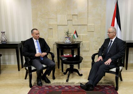 الحمد الله يبحث مع ميلادينوف آخر التطورات السياسية