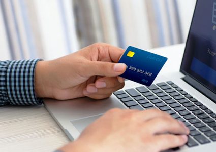 في فلسطين.. التجارة الإلكترونية تلقى رواجاً