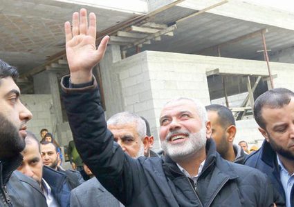 وفد من حركة حماس يغادر قطاع غزة باتجاه مصر