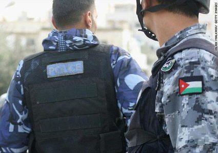 تواصل الاحتجاجات بالكرك لليوم الثالث وحريق بمؤسسة تابعة للجيش