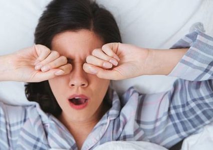 اللحظات الغامضة التي تسبق الاستغراق في النوم