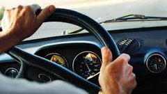 لماذا تستخدم بعض الدول القيادة يسار الطريق؟