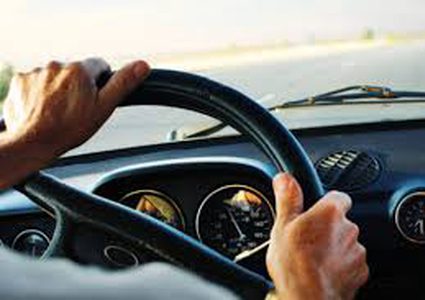 لماذا تستخدم بعض الدول القيادة يسار الطريق؟