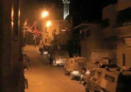 قوات الاحتلال تغلق مدخل قرية "راس كركر" غرب رام الله