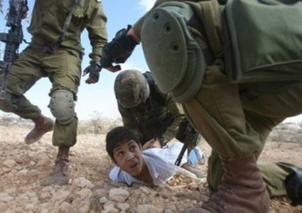 تقرير حقوقي: الاحتلال صعد من اعتداءاته بالمنطقة العازلة في قطاع غزة