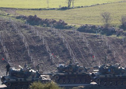 "وحدات حماية الشعب" الكردية تدمر دبابة تركية في عفرين