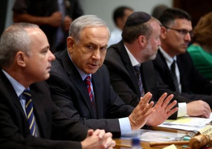 الكابينت يعقد اجتماعًا لبحث تطورات التصعيد العسكري مع سوريا