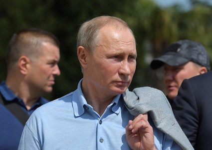 بوتين لا يستخدم الهواتف الذكية!