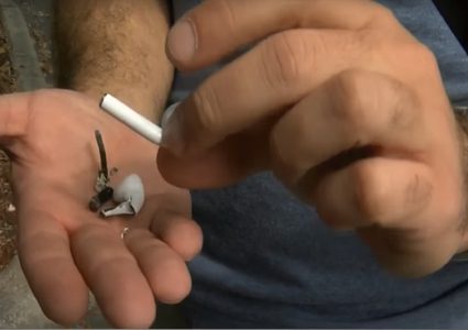 سماعات "AirPods" تنفجر عقب احتراقها في أذن صاحبها