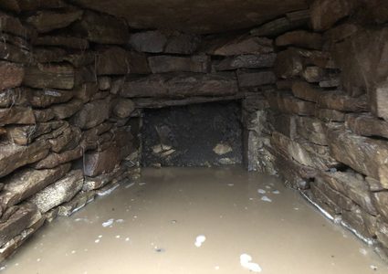 العثور على ثلاجة تحت الأرض عمرها 2000 عام