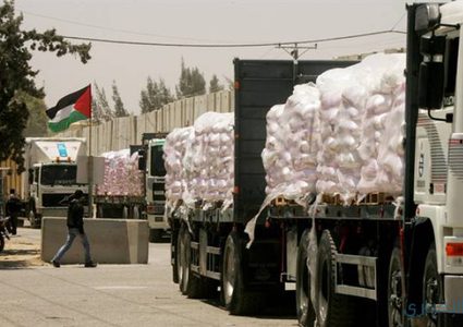 الخليل: السماح بإدخال مواد كيماوية لازمة للصناعة بعد منعها لـ15 عاما