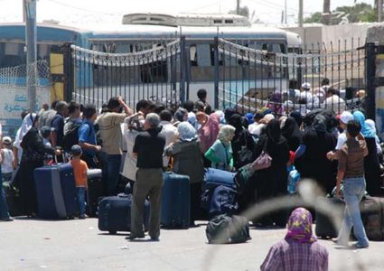 اللوح يؤكد متابعة أوضاع المواطنين العالقين في مصر