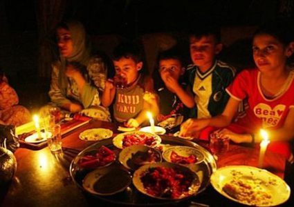 عودة العمل بنظام 4 ساعات كهرباء وصل في غزة