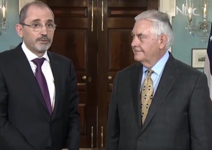 بالفيديو.. وزير الخارجية الأمريكي يصل القاهرة