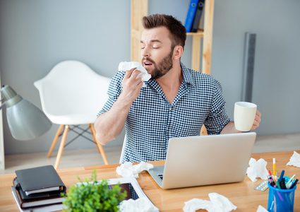 لماذا نعطس يوميا في نفس الوقت؟