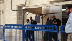 الأسرى الإداريون يعلنون مقاطعة محاكم الاحتلال