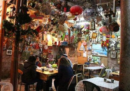 الأنتيكا والسُياح.. يجمعهم التيتي