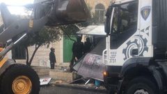 الاحتلال يهدم منشأت تجارية في بلدة العيسوية بالقدس (صور)