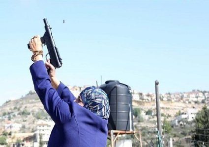 الاحتلال يمدد اعتقال شماسنة وابنتها