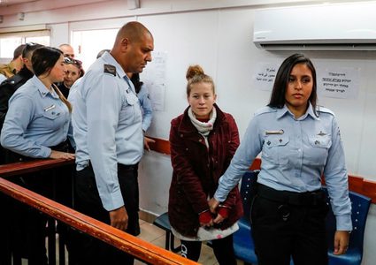 تمديد اعتقال الطفلة عهد التميمي