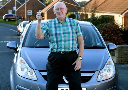 لماذا تعلم  هذا الرجل القيادة في سن ال79 ؟