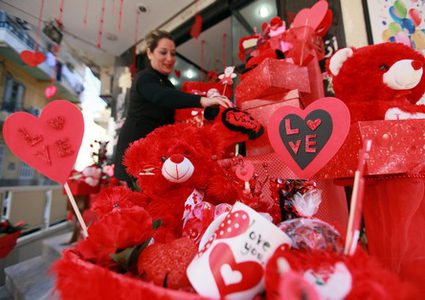 في يوم الحب.. هل الحب أعمى حقاً"!!