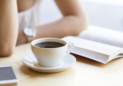 ما العلاقة بين شرب القهوة وزيادة الوزن؟