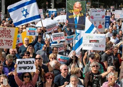 آلاف الإسرائيليين يهتفون ضد نتانياهو: "باي باي بي بي"