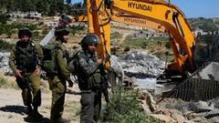 الاحتلال يخطر بوقف البناء في ثلاثة منازل جنوب بيت لحم