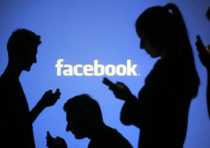 محكمة في بروكسل تطالب فيسبوك بالتوقف عن جمع بيانات المستخدمين