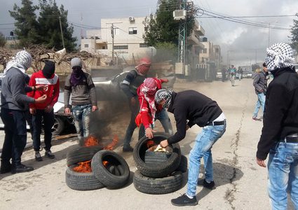 اندلاع مواجهات عقب تشييع الشهيد زعامرة في حلحول
