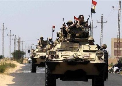 الجيش المصري يعلن مقتل 7 مسلحين وتوقيف 408