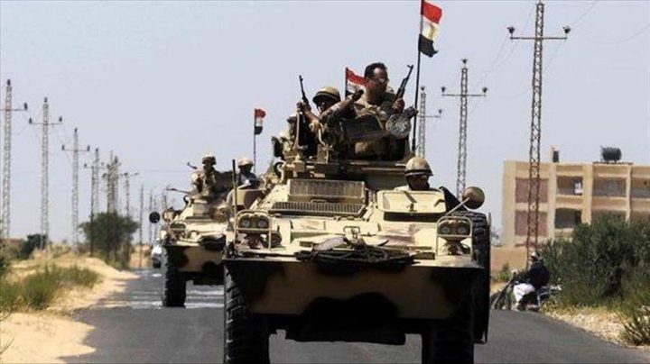 الجيش المصري يعلن مقتل 7 مسلحين وتوقيف 408