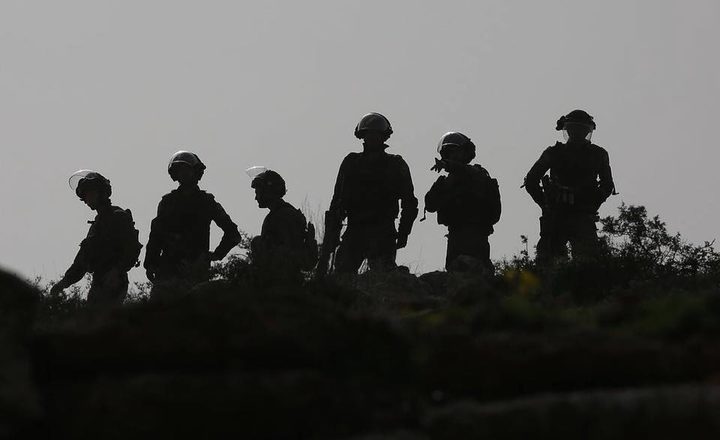 الاحتلال يقتحم بلدات فلسطينية بالضفة بعد يوم واسع من المواجهات