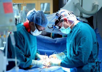 نجاح جراحة استئصال دماغ زائد لرضيعة في عملية نادرة على مستوى الشرق الأوسط