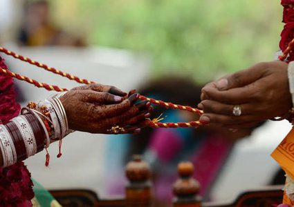 هندية تنتحل صفة رجل وتتزوج مرتين من أجل نهب المهر