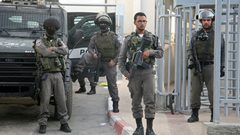 الاحتلال يعتقل شابة  بزعم حيازتها سكينا