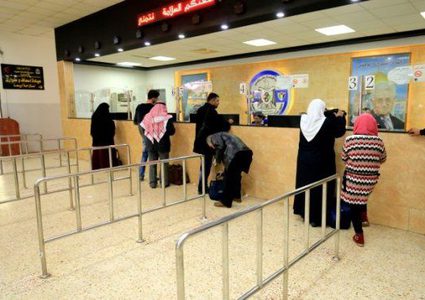 تنقل 6790 مسافر الاحد على معبر الكرامة