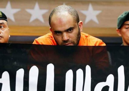 الفلبين توقف قياديا مصريا في داعش مع رفيقته