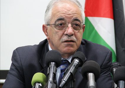 عميرة: فرض الاحتلال ضرائب على الكنائس وتجميد أموالها سابقة خطيرة جداً