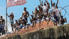 سجناء يحتجزون حراساً رهائن خلال عصيان في البرازيل