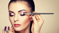 حيل مهمة عند وضع ظلال العيون